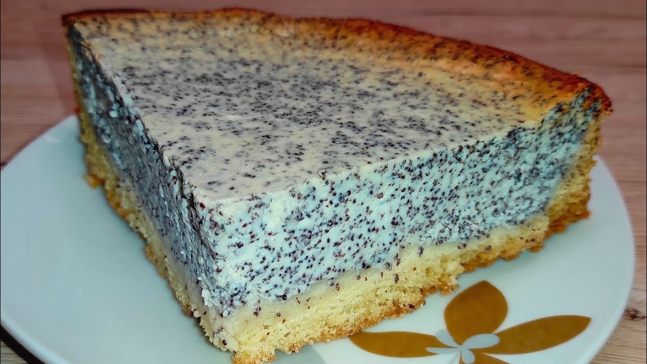 Helpoin jouluinen makopiirakka. Appiukkoni jakoi yksinkertaisen reseptin kostealle täytteelle ja öljyiselle lehtitaikinalle.