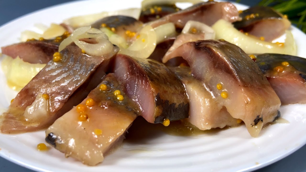 Aion valmistaa Bosackan reseptin mukaisen ”kultaisen sillin” jouluaattona, uudenvuodenpäivänä ja loppiaisenä. Se on niin herkullista, että yksi kerta ei riitä.