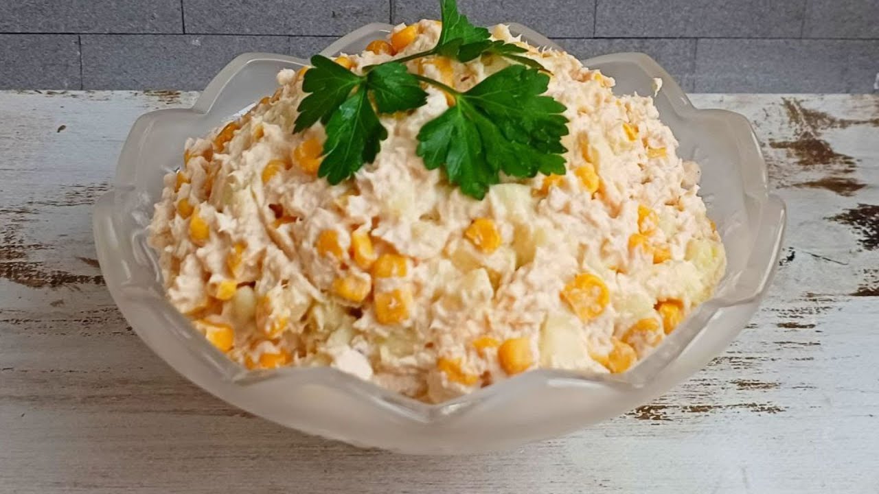 Tämä on paras maissisalaatti. Teen sen uudenvuoden juhliin, ja vieraani tulevat ihastumaan siihen.