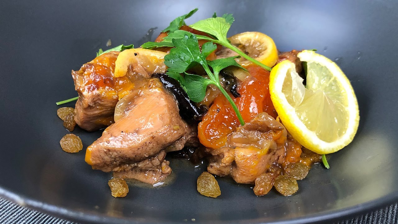 Paistettu kana, kuivattuja luumuja, kauraa ja pinjansiemeniä