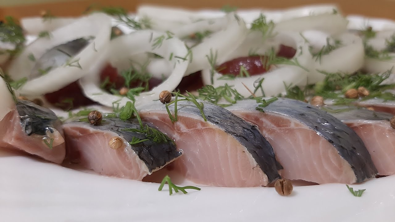 Kuninkaallinen silli on joulupöydän hittituote. Kaikki pyytävät lisää.