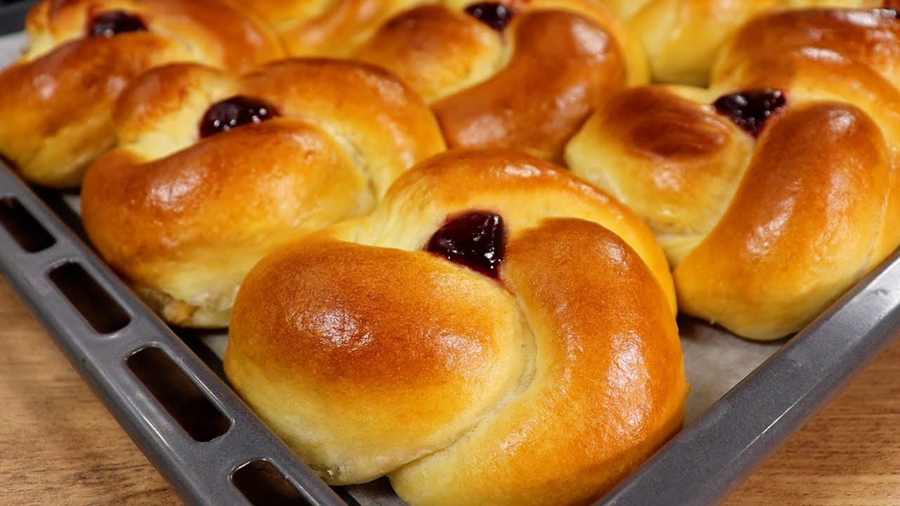 ”Makeat pullat”, ”makeat leivät” tai ”makeat pullat”: miten muodostetaan RAE:n mukaan monikkomuoto sanasta ”makea leipä”?