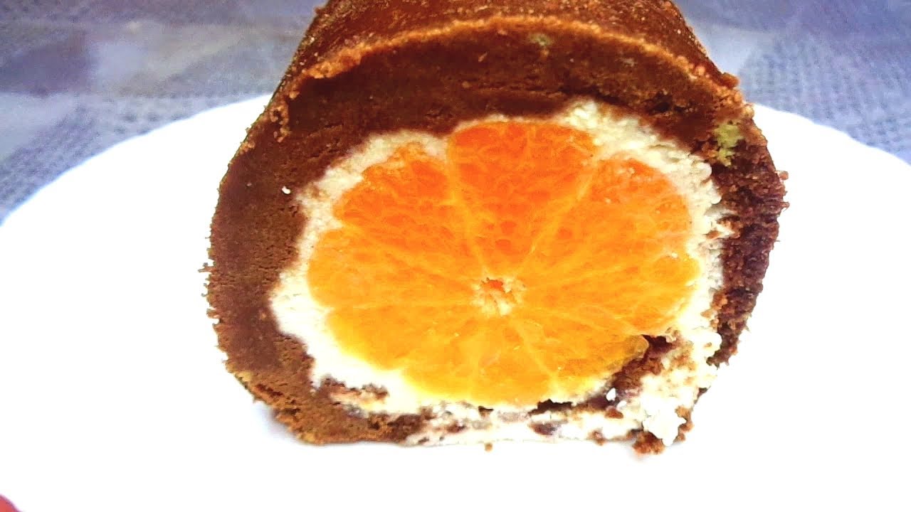 Maukkaampi kuin mikään kaupasta ostettu kakku: nopea mandariinirulla uudenvuoden juhliin – leivotaan yksi taikina