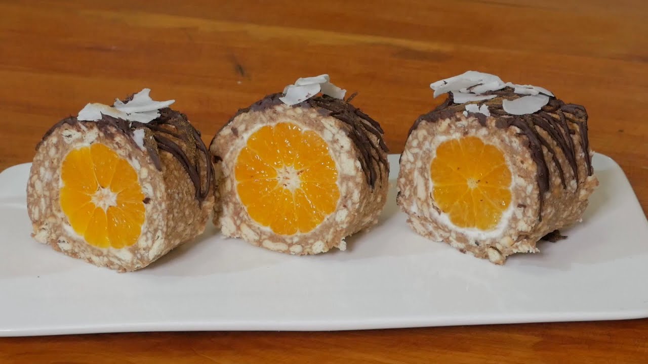 Maukkaampi kuin mikään kaupasta ostettu kakku: nopea mandariinirulla uudenvuoden juhliin – leivotaan yksi taikina