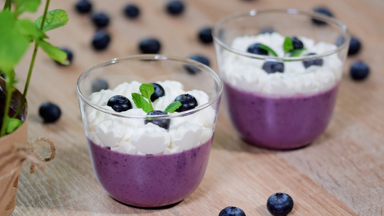 Kuinka valmistaa mustikkamousse: helppo jälkiruoka, joka sopii erinomaisesti aterian jälkeiseksi makeaksi.