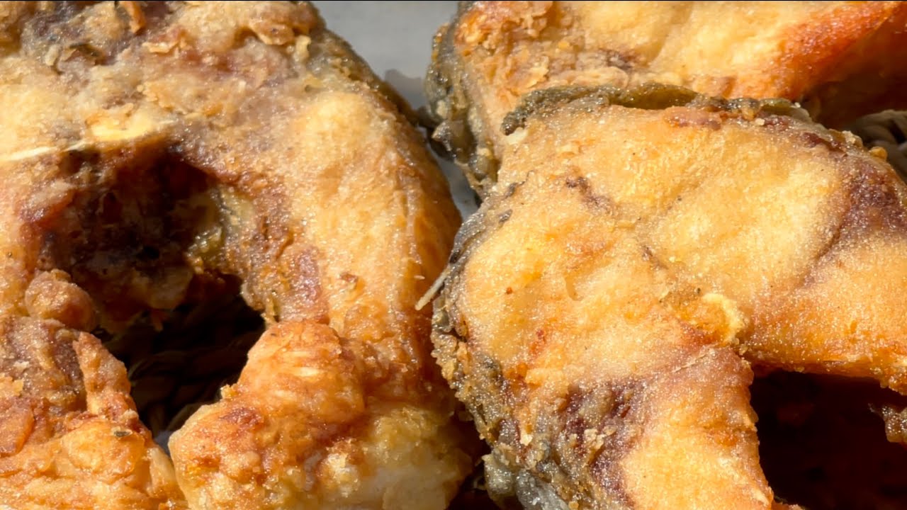 En pyöritä karppia jauhoissa ennen paistamista. Minulla on parempi idea, ja kala tulee mehukkaaksi.