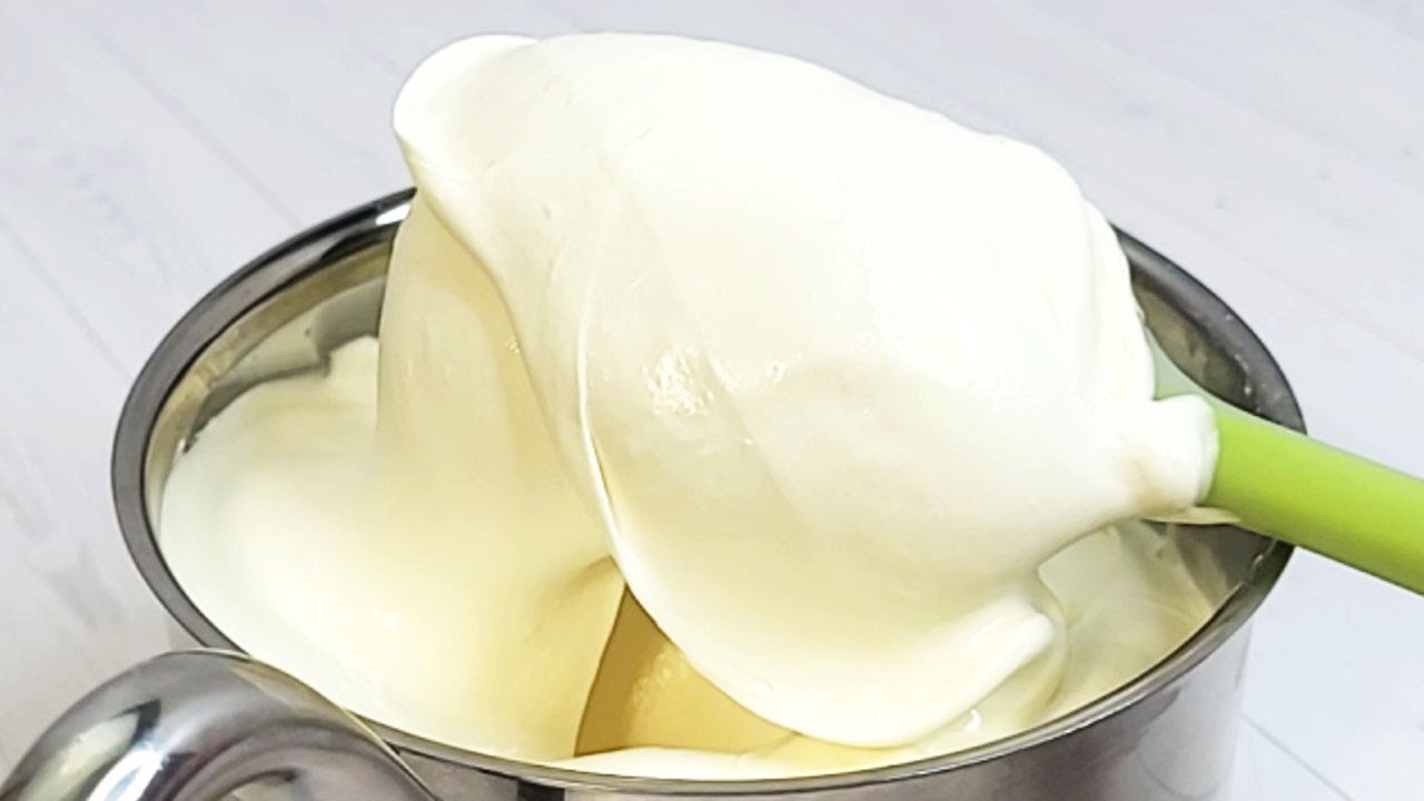 4 tuotetta – herkullinen kakkuvoide on valmis: käytä biskuitteihin, leivonnaisiin ja ekleereihin – ei tarvitse keittää mitään