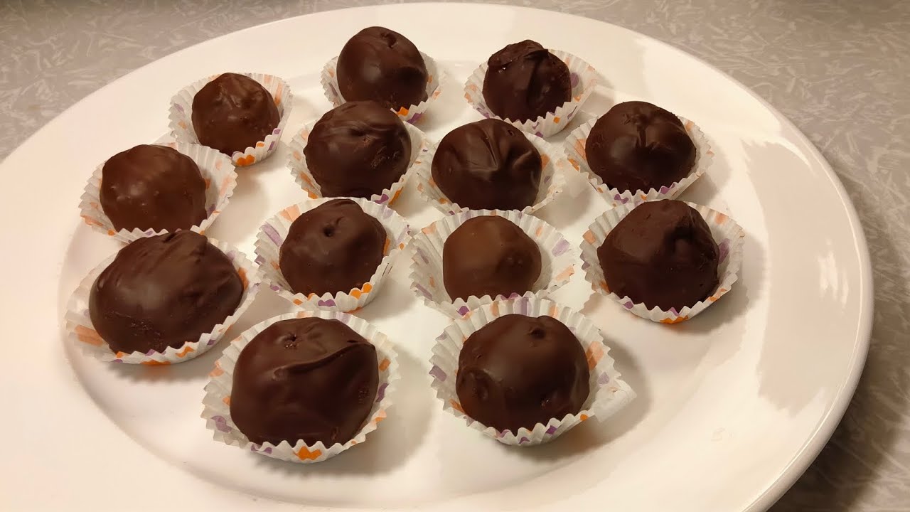 Kuinka valmistaa suklaatrüffeleitä kekseillä – helpoin jälkiruokaresepti tänä jouluna.