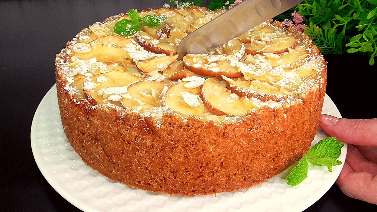 Uudenvuoden uusi maku: suomalainen omenakakku. Ei charlotte, vaan kodikas ihme omenoista, kaurapuurosta ja kermasta