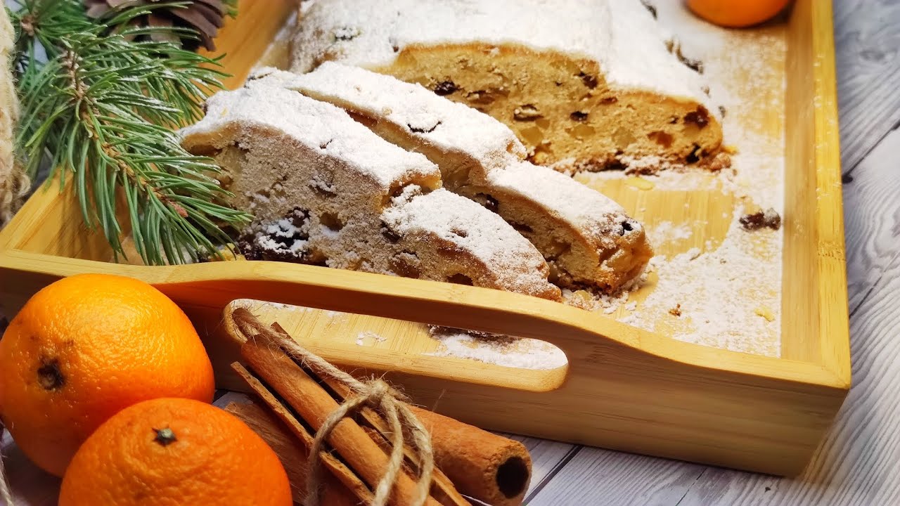 Tämä rahka- ja marsipaanistollen on pakollinen herkku jouluksi.