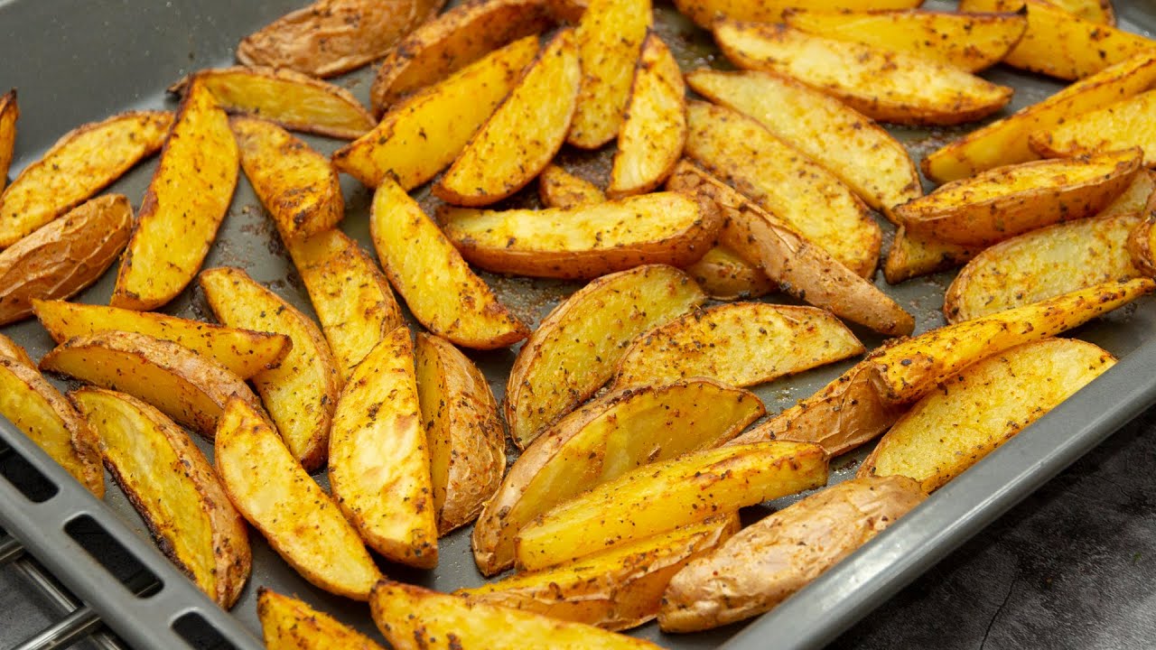 Salaisuus ei ole etikka: juuri sen ansiosta perunat tulevat pehmeiksi ja rapeiksi.