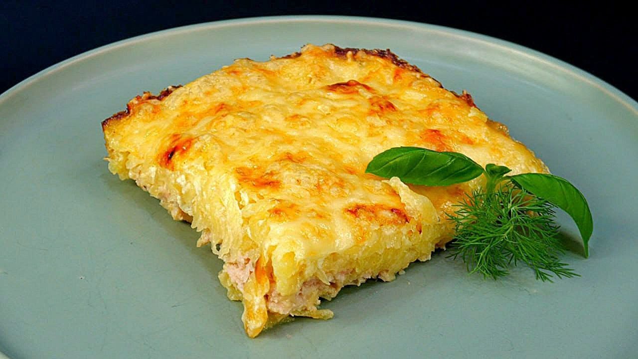 Hemmottele itseäsi tällä maalaismainen ruokalajilla, joka on valmistettu pannulla perunasta, jauhelihasta ja juustosta.