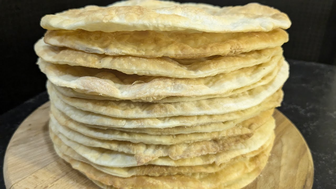 Kuinka valmistaa lehtitaikinainen roskon – helpoin ja nopein vaihtoehto kolmen kuninkaan päivän juhlistamiseen.