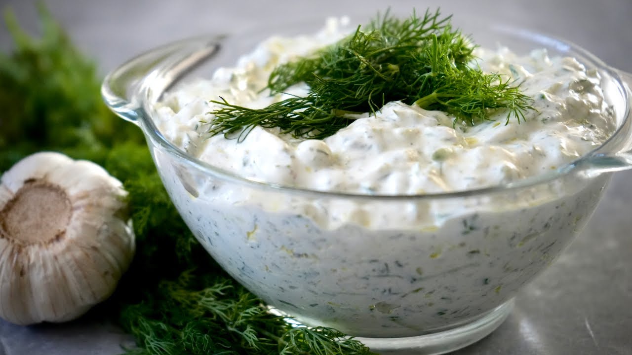 Uutuus: resepti jogurtti- ja yrttikastikkeelle aluksi.