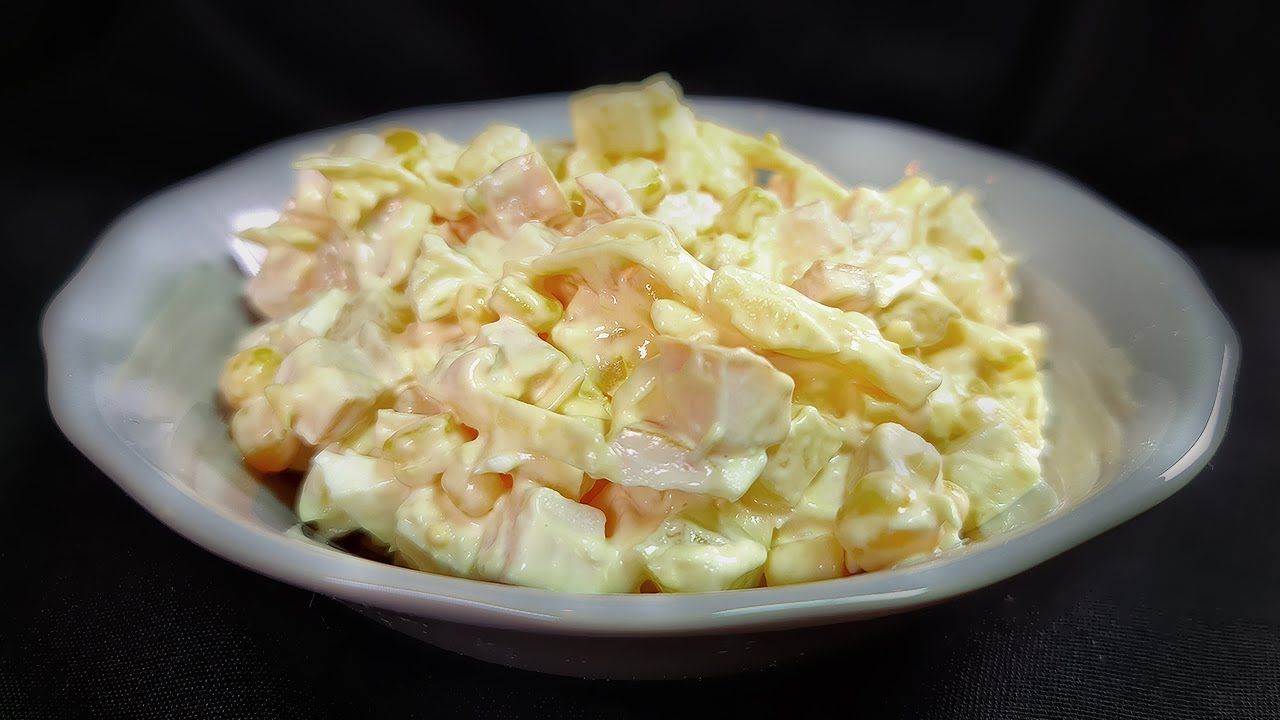 Laiskojen salaatti – mieto, nopea ja uskomattoman herkullinen: leikkaa, lisää majoneesia – valmis