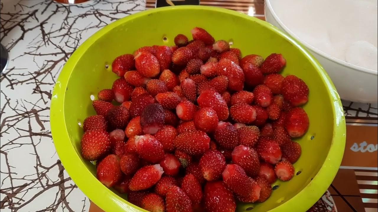 Löydä mansikka uudelleen – makea Välimeren hedelmä, joka voi sisältää alkoholia ja sopii erinomaisesti ruoanlaittoon.