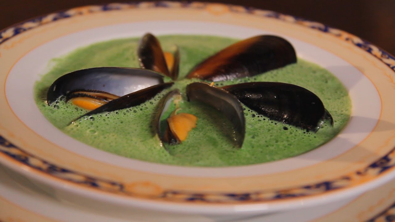 Martin Berasategi (65), kokki: ”Helpoin meren antimista valmistettava jouluinen kerma valmistetaan 1000 grammasta simpukoita.”