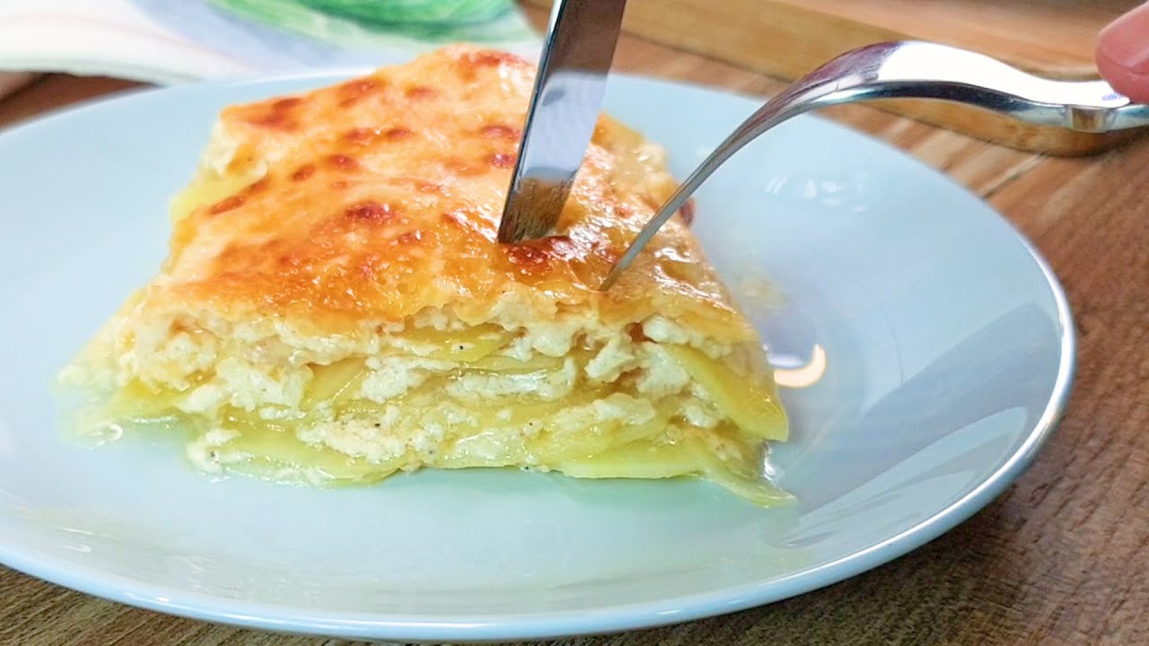 Ei monimutkaisia lisukkeita uudenvuoden ateriaan. Valmistan antrikkoja ja daufinois-perunoita. Kermainen ja juustoinen herkullisuus ja mehukas liha