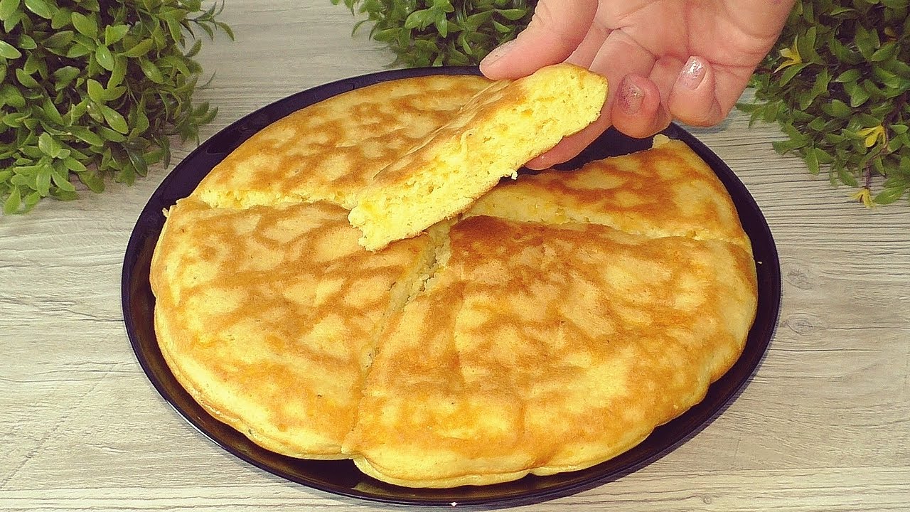 Juustoleipä paistinpannulla: helppo ja nopea resepti. Kuinka valmistaa se ilman uunia ja jauhoja.