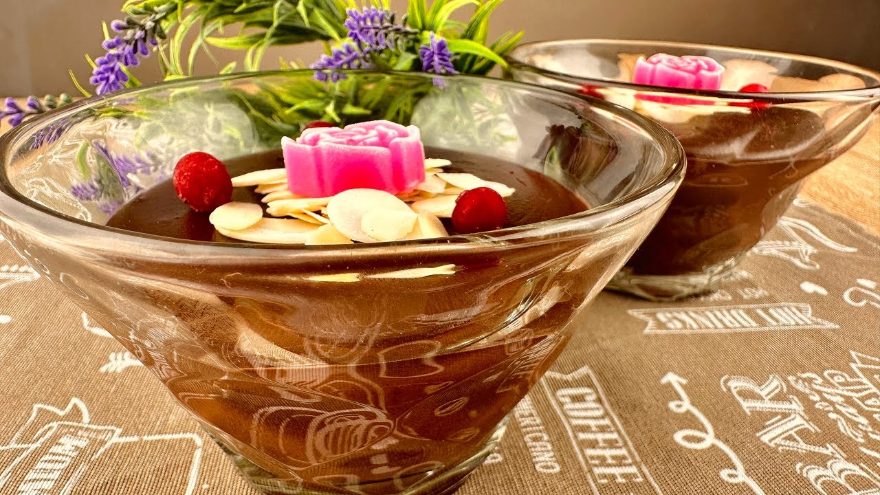 Nougat ja suklaakuppit ovat täydellinen jälkiruoka joulupöytään.