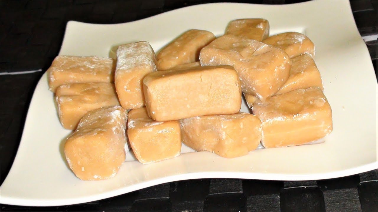 Kuinka valmistaa kotitekoista gluteenitonta mantecolia vain neljästä ainesosasta: ihanteellinen uudenvuoden juhliin.