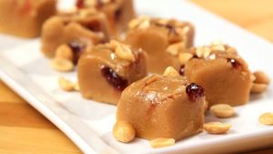 Kuinka valmistaa kotitekoista gluteenitonta mantecolia vain neljästä ainesosasta: ihanteellinen uudenvuoden juhliin.