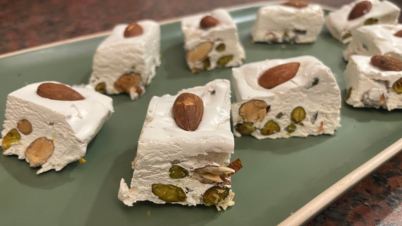 Aloittelijoille: isoäidin jouluinen resepti perinteisen suomalaisen valkoisen nougatin valmistukseen.
