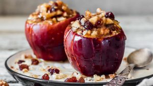 Vain 3 ainesosaa ja 15 minuuttia uunissa. Erinomainen vaihtoehto raskaille jälkiruoille.