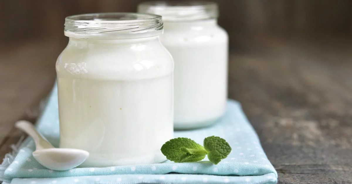 Tämä kotitekoisen jogurtin valmistusvinkki vie teiltä kaiken halun ostaa jogurttia supermarketista.