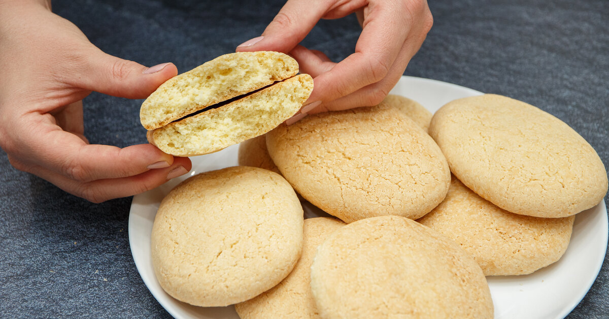 Yksinkertaisin voikeksi. Rapea, suussa sulava, vain kolmesta ainesosasta.