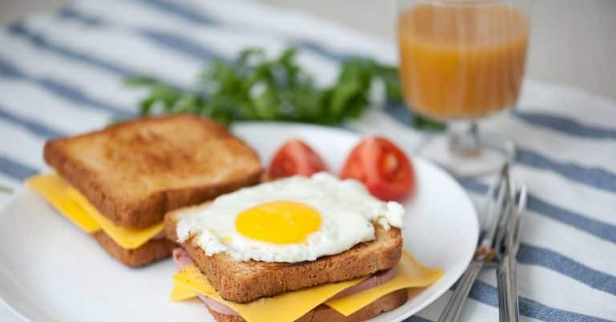 Croque monsieur ja croque madame: rapeat voileivät, jotka ratkaisevat illallisongelmasi