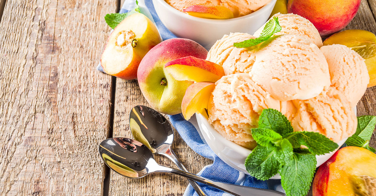 persikkajäätelöä