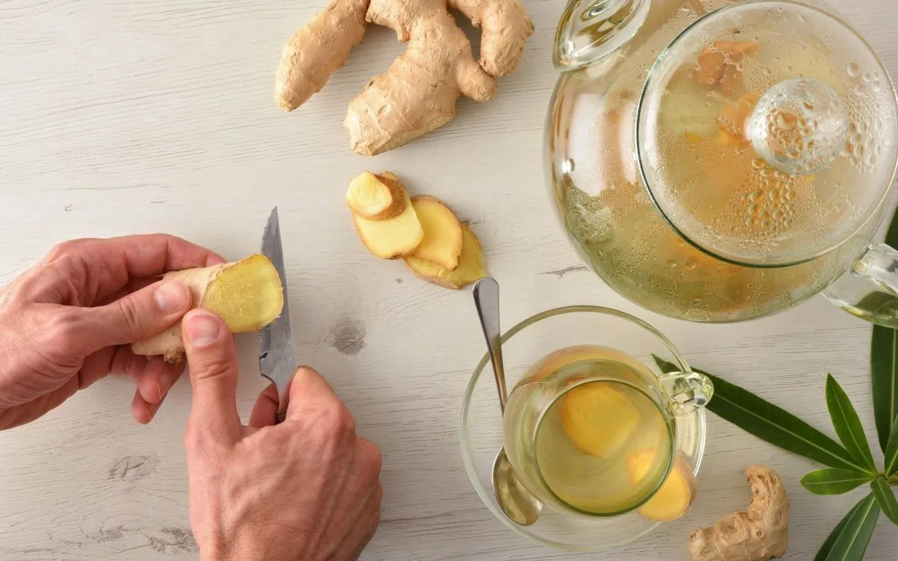 Oranssin kuoren keittäminen inkiväärin kanssa: mitä hyötyä siitä on ja miten sitä käytetään.