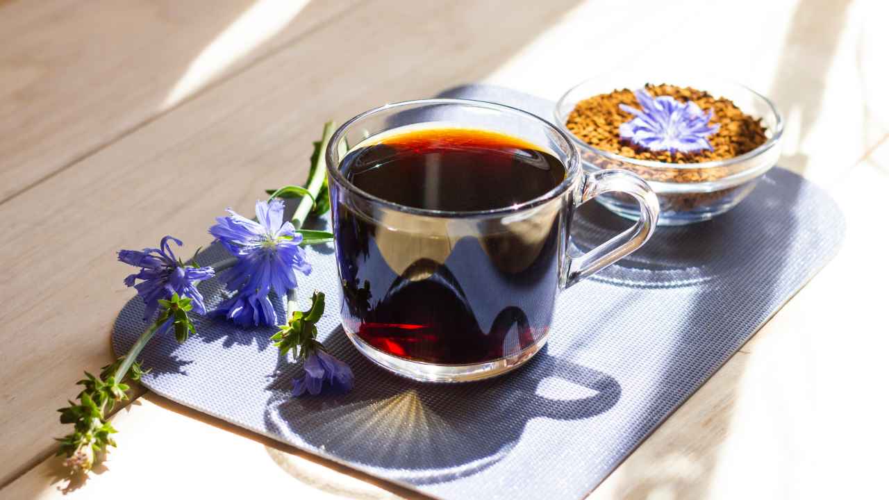 Sodanjälkeisenä aikana se oli köyhien kahvi, mutta nykyään asiantuntijat suosittelevat sitä terveellisenä vaihtoehtona.