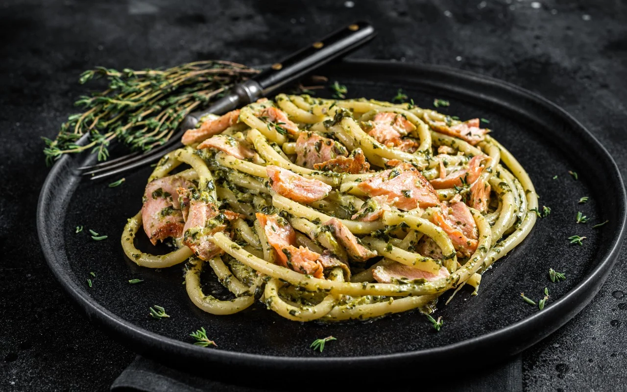 suomalainen Pasta herneillä ja pancettalla