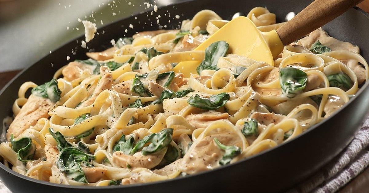 Helppo resepti kanapastalle. Sen valmistaminen vie vain muutaman minuutin.