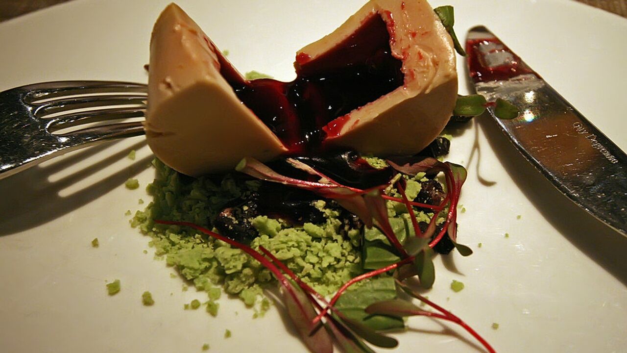 Kuinka tehdä vaikutus uudenvuoden aattona: foie gras, joka näyttää siltä kuin se olisi valmistettu ravintolassa.