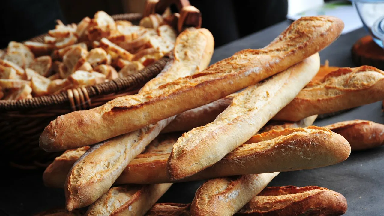 Pidämme huolta maun ja rapeuden tasapainosta – kuinka leipoa aito ranskalainen hapanleipä jopa yksinkertaisimmassa uunissa