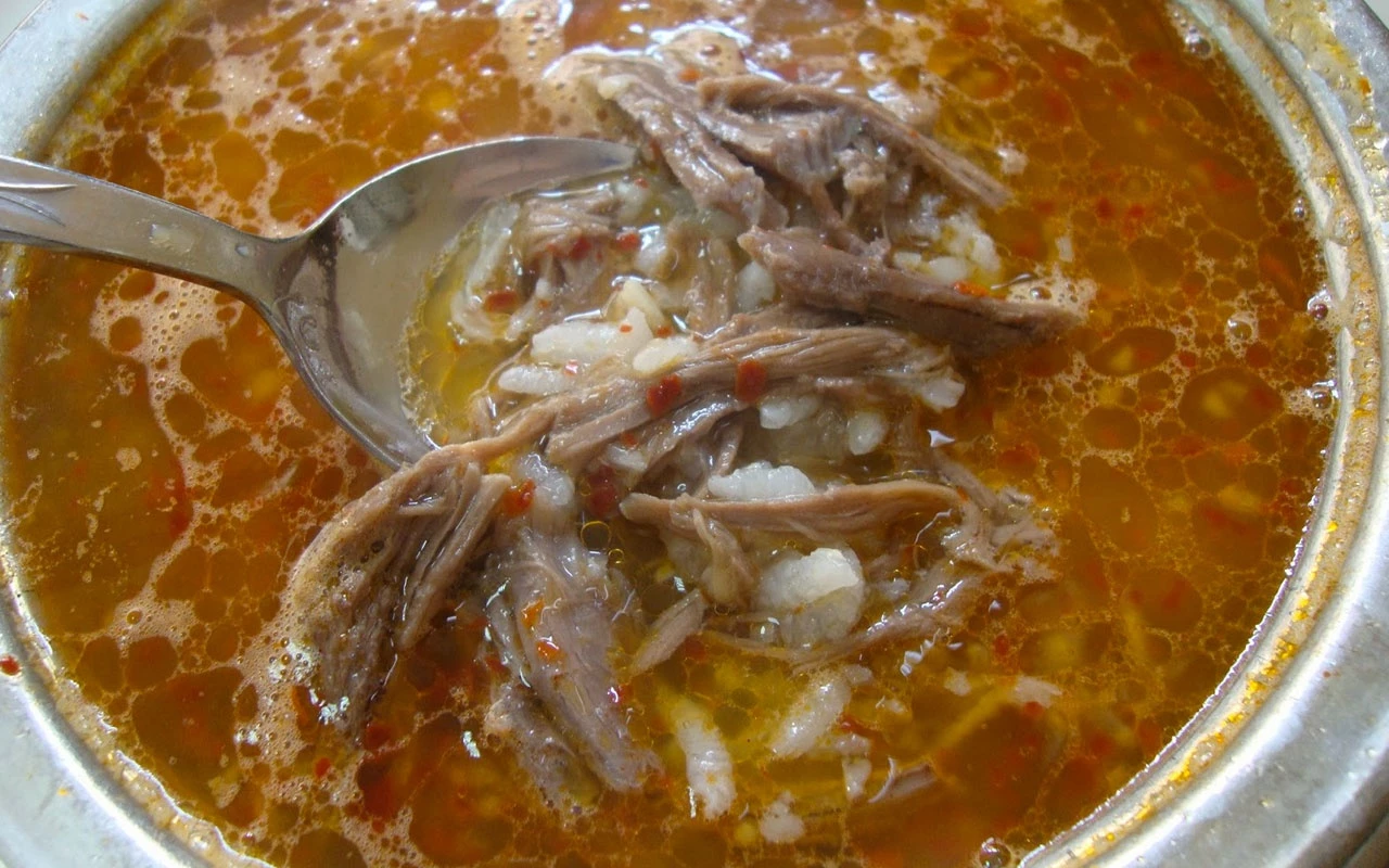 Kastiljan isoäidin keitto: perinteinen resepti askel askeleelta lämmittämään