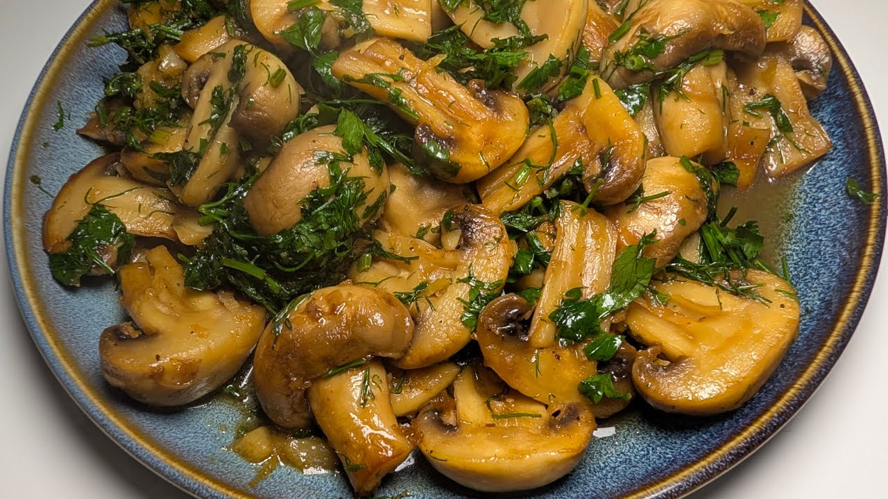 Yksinkertainen ja maukas: aerogrillissä balsamiviinietikalla valmistetut sienet.