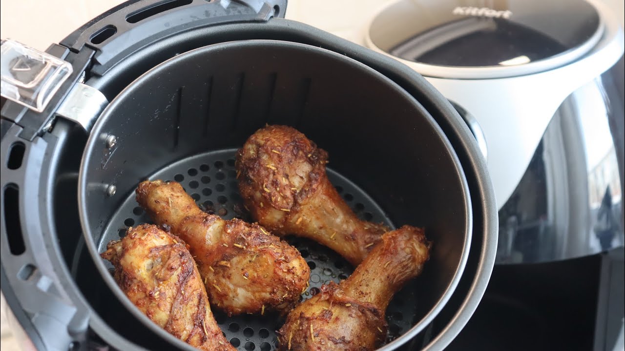 Aerogrillissä valmistettu kana ja vihannesvalikoima: valmis 20 minuutissa.