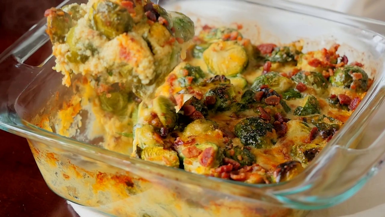 Herkullinen ruokalaji: ruusukaali-smetana-pekonikastike.