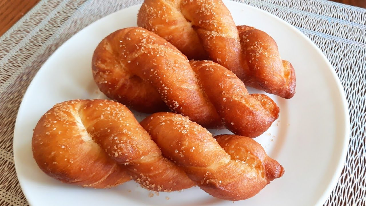 Kierretyt donitsit ovat erittäin suosittuja. Kokeile tätä helppoa karnevaalileivonnaisen reseptiä.