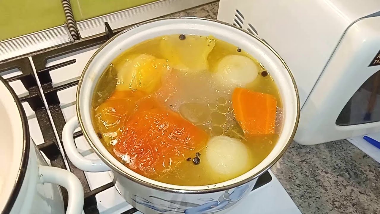 Milloin vihannekset tulisi lisätä liemeen? Juuri tässä vaiheessa varmistetaan paras maku ja aromi.