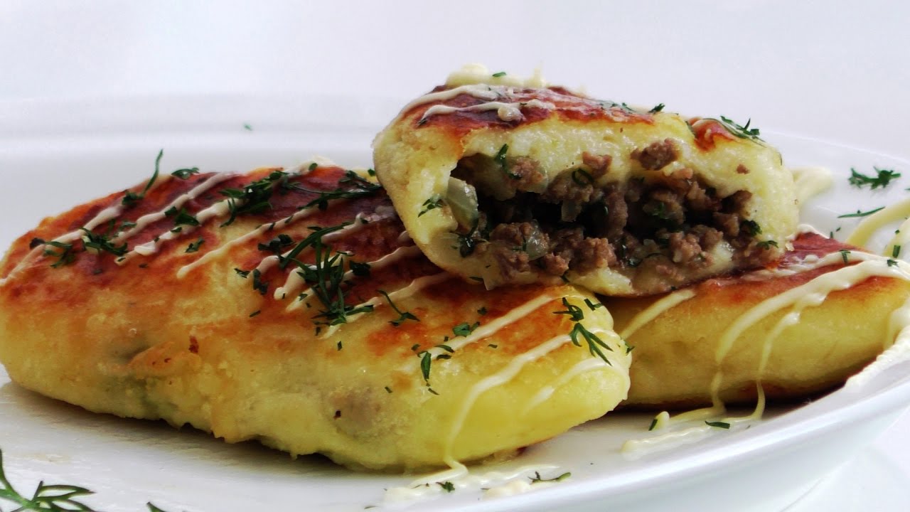 Kuuma 2-in-1 – yhdistää lihan ja lisukkeen: perunapihvit mehukkaalla jauhelihalla