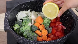 Milloin vihannekset tulisi lisätä liemeen? Juuri tässä vaiheessa varmistetaan paras maku ja aromi.