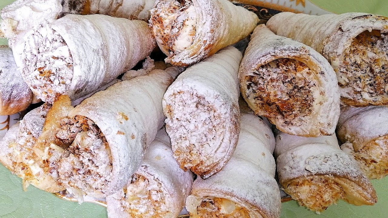 Leivonnaisten sarvien resepti kermalla täytettynä: erittäin helppo, nopea ja vain muutamia ainesosia sisältävä resepti.