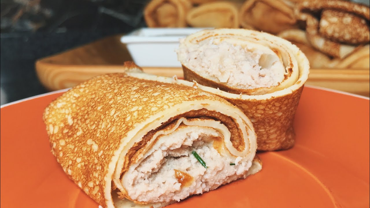 Tasapainoinen ja mehukas resepti kalkkunapannukakkuille, joissa on juustokuori ja vihanneksia.