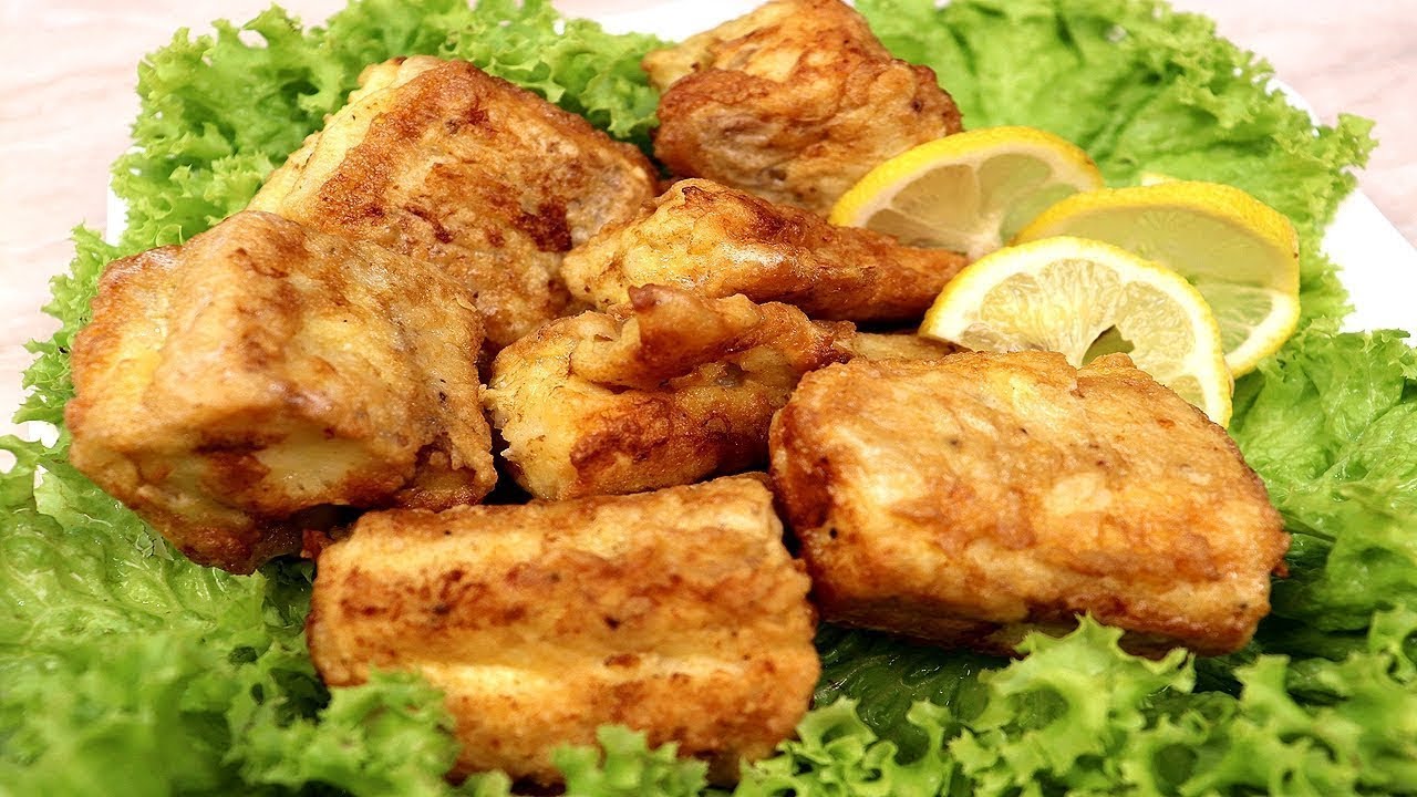 Paistettu kala, kuten hyvässä ruokapaikassa: rapea kuori ja mehukas sisus.