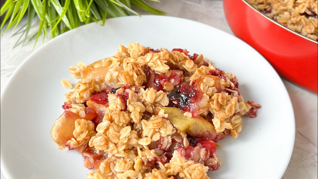 Uudenvuoden jälkiruoka: rapea omenacrumble – täydellinen päätös illalle.